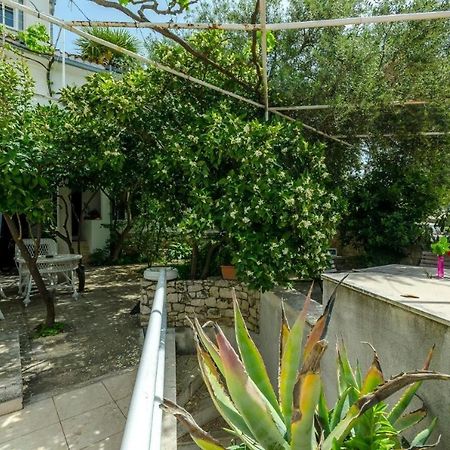 Apartments Doria - 20M From Beach Trogir Eksteriør bilde