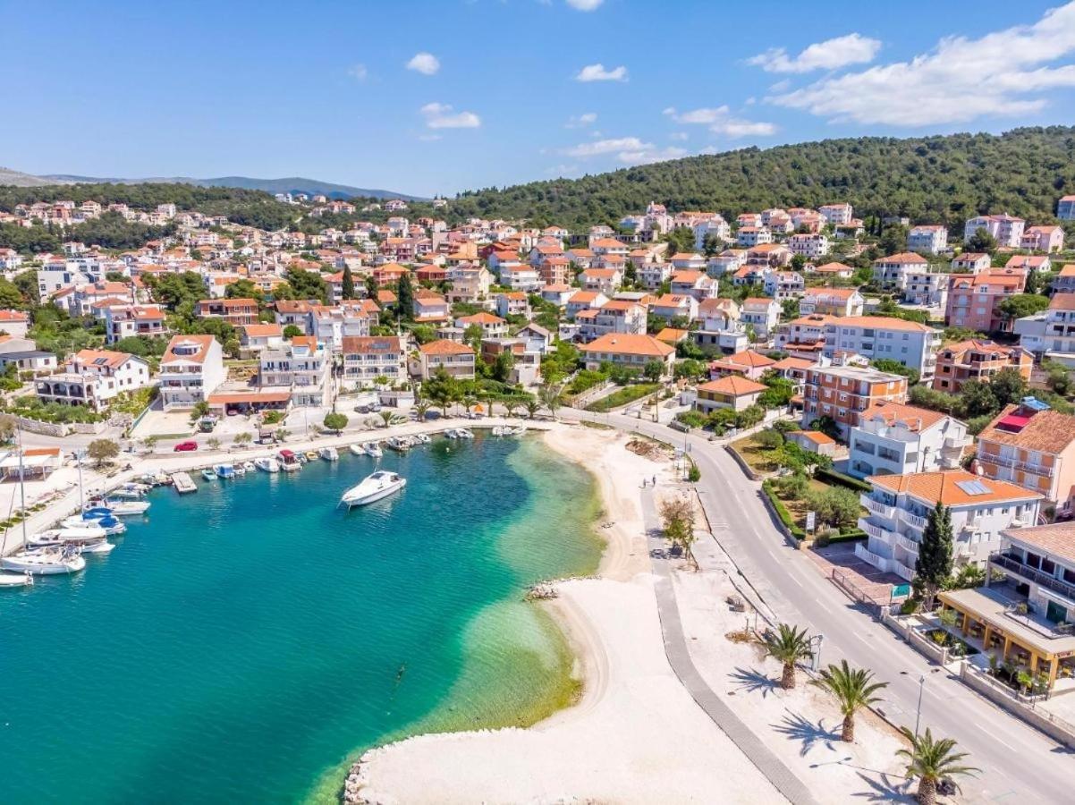 Apartments Doria - 20M From Beach Trogir Eksteriør bilde